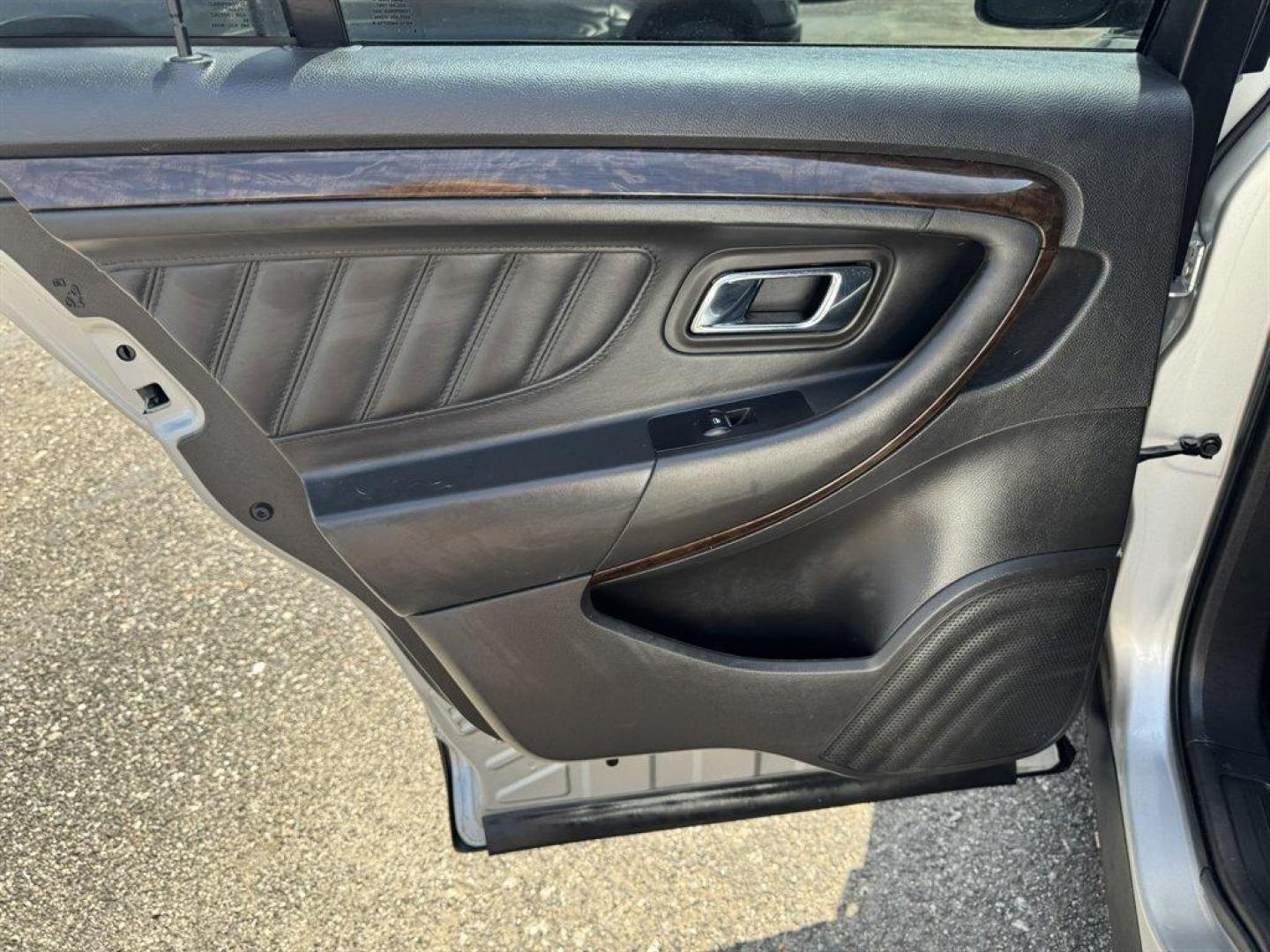 2017 Silver /Black Ford Taurus (1FAHP2F84HG) with an 3.5l V6 Smpi TI-VCT 3.5l engine, Automatic transmission, located at 745 East Steele Rd., West Columbia, SC, 29170, (803) 755-9148, 33.927212, -81.148483 - Special Internet Price! 2017 Ford Taurus with AM/FM radio, Bluetooth, Backup camera, Cruise control, Sunroof, Keyless entry, Leather interior, Heated seats, Powered front seats, Powered windows, Powered door locks, Plus more! - Photo#24