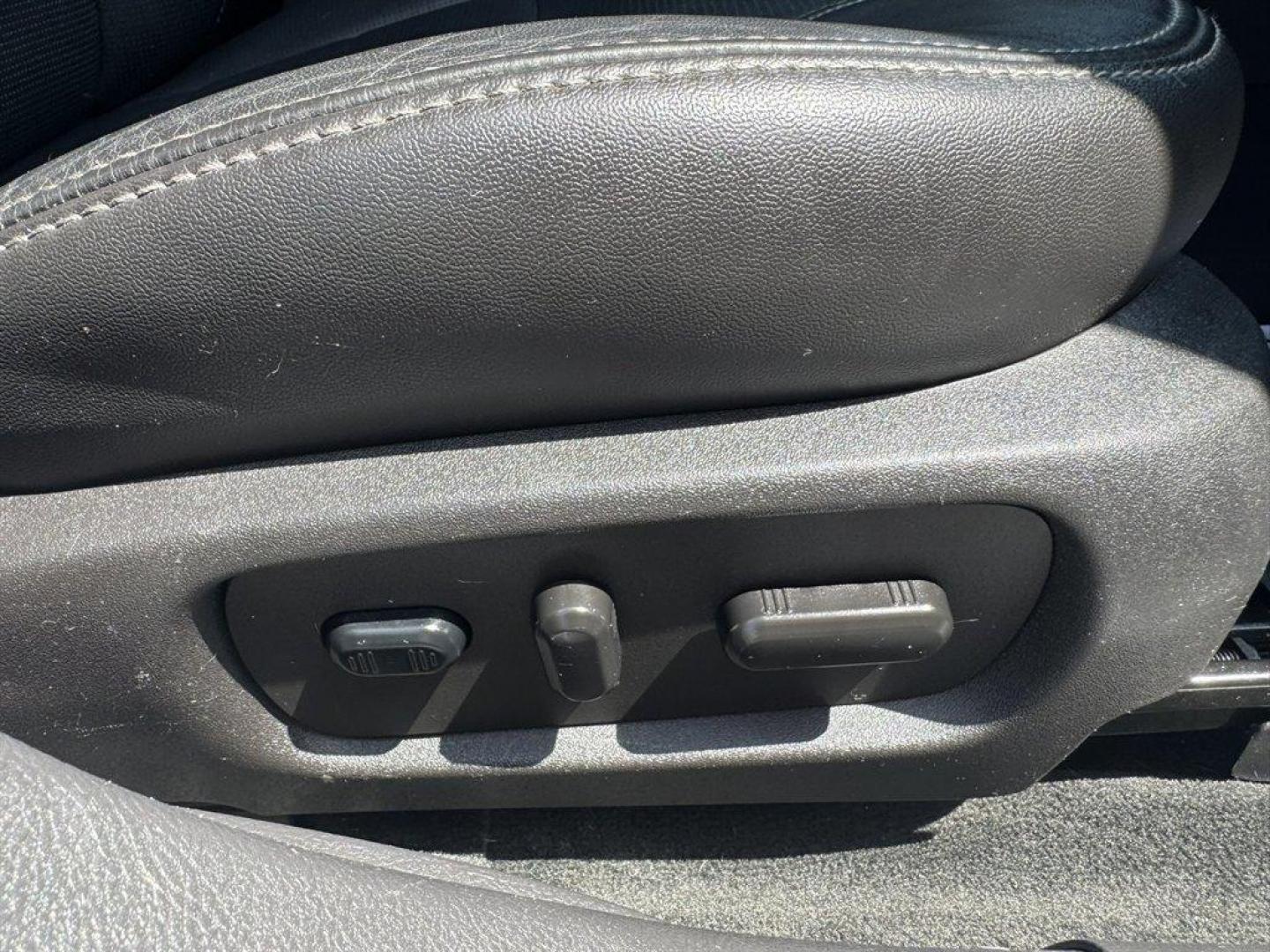 2017 Silver /Black Ford Taurus (1FAHP2F84HG) with an 3.5l V6 Smpi TI-VCT 3.5l engine, Automatic transmission, located at 745 East Steele Rd., West Columbia, SC, 29170, (803) 755-9148, 33.927212, -81.148483 - Special Internet Price! 2017 Ford Taurus with AM/FM radio, Bluetooth, Backup camera, Cruise control, Sunroof, Keyless entry, Leather interior, Heated seats, Powered front seats, Powered windows, Powered door locks, Plus more! - Photo#31