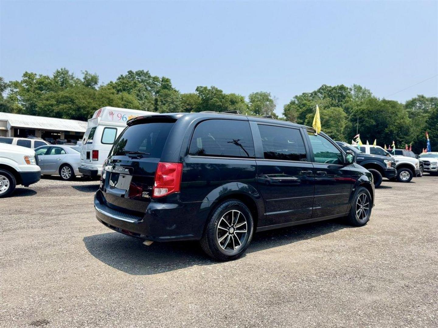 2017 Black /Black Dodge Grand Caravan (2C4RDGEG2HR) with an 3.6l V6 MPI Dohc VVT Flex engine, Automatic transmission, located at 745 East Steele Rd., West Columbia, SC, 29170, (803) 755-9148, 33.927212, -81.148483 - Special Internet Price! 2017 Dodge Grand Caravan with AM/FM radio, Bluetooth, Cruise control, Leather interior, 3rd row seating, Powered liftgate, Powered windows, Powered door locks, Plus more! - Photo#3