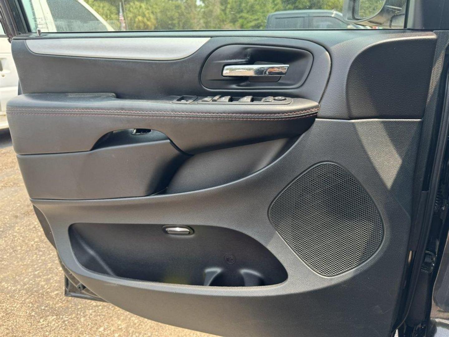 2017 Black /Black Dodge Grand Caravan (2C4RDGEG2HR) with an 3.6l V6 MPI Dohc VVT Flex engine, Automatic transmission, located at 745 East Steele Rd., West Columbia, SC, 29170, (803) 755-9148, 33.927212, -81.148483 - Special Internet Price! 2017 Dodge Grand Caravan with AM/FM radio, Bluetooth, Cruise control, Leather interior, 3rd row seating, Powered liftgate, Powered windows, Powered door locks, Plus more! - Photo#16