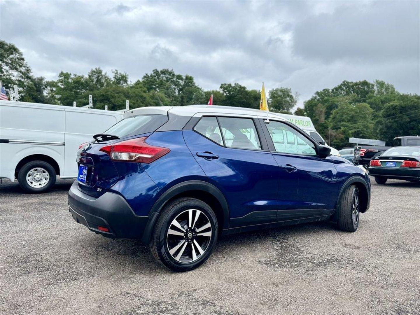 2018 Blue /Black Nissan Kicks (3N1CP5CU8JL) with an 1.6l I-4 Smpi Dohc Cvtcs engine, Automatic transmission, located at 745 East Steele Rd., West Columbia, SC, 29170, (803) 755-9148, 33.927212, -81.148483 - Special Internet Price! 2018 Nissan Kicks with AM/FM radio, Cruise control, Backup camera, Bluetooth, Keyless entry, Push to start, Cloth interior, Powered windows, Powered door locks, Plus more! - Photo#3
