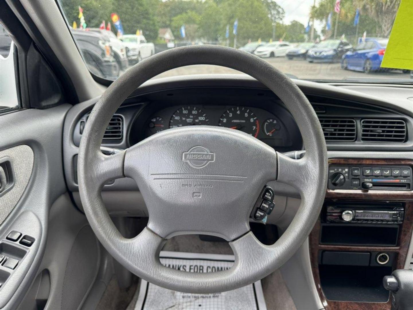 2001 White /Grey Nissan Altima (1N4DL01D61C) with an 2.4l I-4 EFI Dohc 2.4l engine, Automatic transmission, located at 745 East Steele Rd., West Columbia, SC, 29170, (803) 755-9148, 33.927212, -81.148483 - Special Internet Price! 2001 Nissan Altima - Photo#7