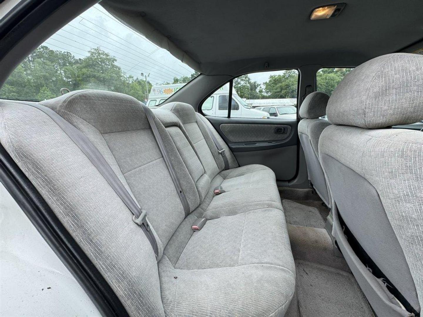 2001 White /Grey Nissan Altima (1N4DL01D61C) with an 2.4l I-4 EFI Dohc 2.4l engine, Automatic transmission, located at 745 East Steele Rd., West Columbia, SC, 29170, (803) 755-9148, 33.927212, -81.148483 - Special Internet Price! 2001 Nissan Altima - Photo#21