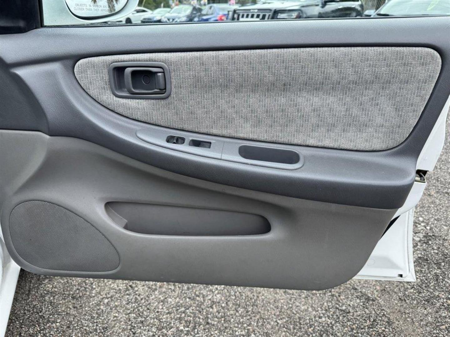 2001 White /Grey Nissan Altima (1N4DL01D61C) with an 2.4l I-4 EFI Dohc 2.4l engine, Automatic transmission, located at 745 East Steele Rd., West Columbia, SC, 29170, (803) 755-9148, 33.927212, -81.148483 - Special Internet Price! 2001 Nissan Altima - Photo#22