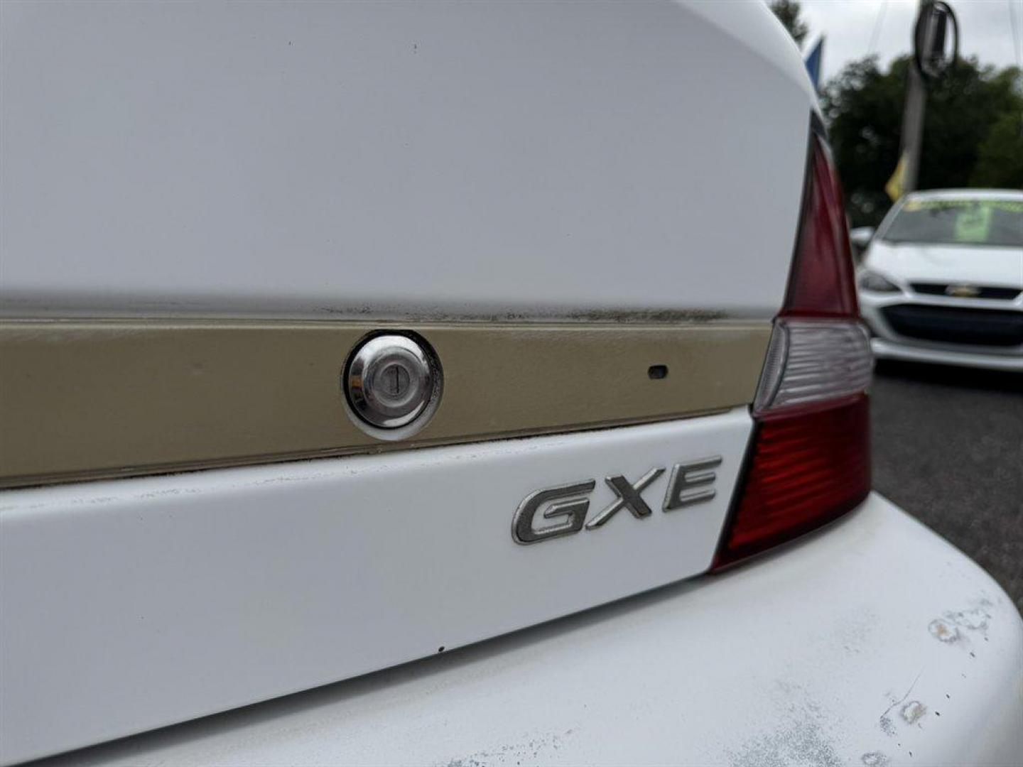 2001 White /Grey Nissan Altima (1N4DL01D61C) with an 2.4l I-4 EFI Dohc 2.4l engine, Automatic transmission, located at 745 East Steele Rd., West Columbia, SC, 29170, (803) 755-9148, 33.927212, -81.148483 - Special Internet Price! 2001 Nissan Altima - Photo#24