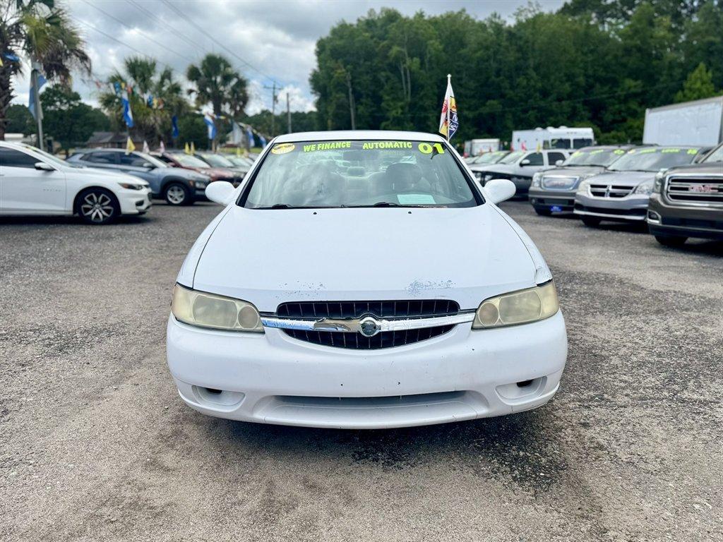2001 White /Grey Nissan Altima (1N4DL01D61C) with an 2.4l I-4 EFI Dohc 2.4l engine, Automatic transmission, located at 745 East Steele Rd., West Columbia, SC, 29170, (803) 755-9148, 33.927212, -81.148483- Photo#1