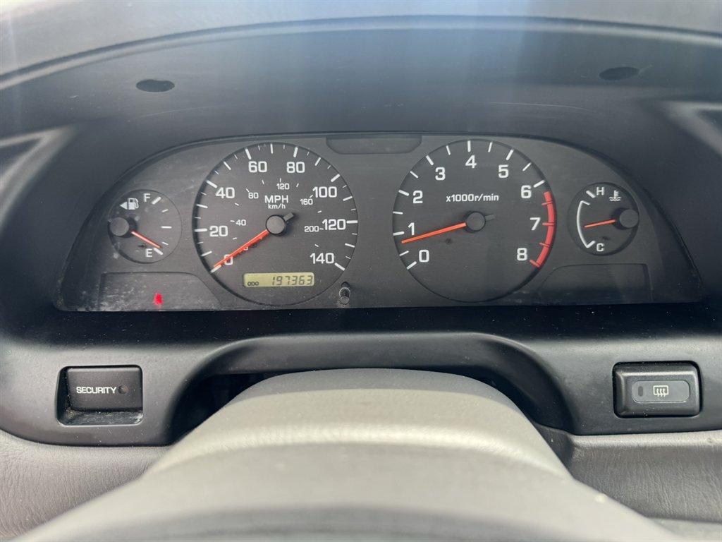 2001 White /Grey Nissan Altima (1N4DL01D61C) with an 2.4l I-4 EFI Dohc 2.4l engine, Automatic transmission, located at 745 East Steele Rd., West Columbia, SC, 29170, (803) 755-9148, 33.927212, -81.148483- Photo#9