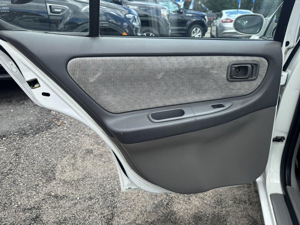 2001 White /Grey Nissan Altima (1N4DL01D61C) with an 2.4l I-4 EFI Dohc 2.4l engine, Automatic transmission, located at 745 East Steele Rd., West Columbia, SC, 29170, (803) 755-9148, 33.927212, -81.148483- Photo#16