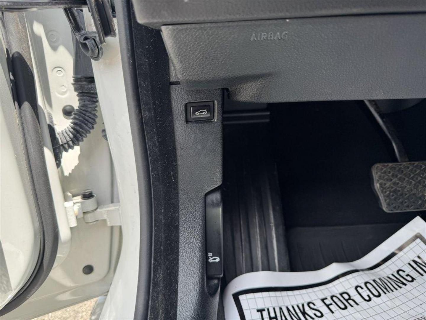 2016 White /Black BMW 4-Series (WBA4A9C55GG) with an 2.0l I-4 DI Dohc T/C 2.0l engine, Automatic transmission, located at 745 East Steele Rd., West Columbia, SC, 29170, (803) 755-9148, 33.927212, -81.148483 - Special Internet Price! 2016 BMW 4-Series with AM/FM radio, Bluetooth, Backup camera, Sunroof, Push to start, Keyless entry, Leather interior, Powered front seats, Heated front seats, Powered windows, Powered door locks, Plus more! - Photo#18