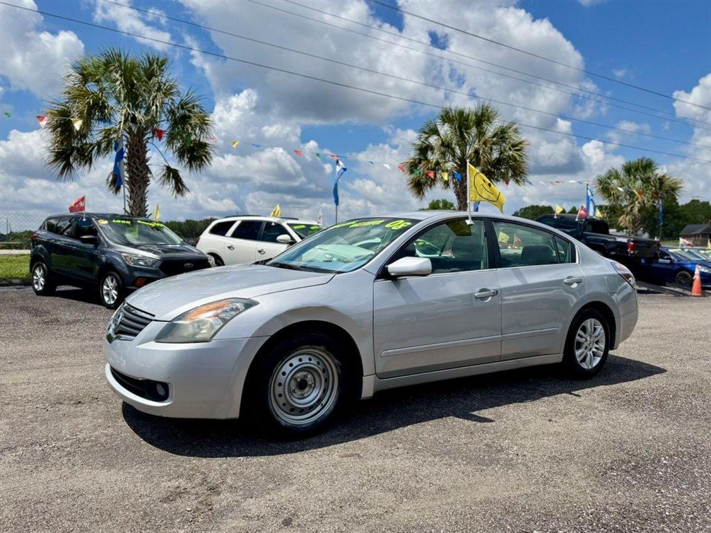 2008 Silver /Grey Nissan Altima (1N4AL21E08N) with an 2.5l I-4 MPI Dohc 2.5l engine, Automatic transmission, located at 745 East Steele Rd., West Columbia, SC, 29170, (803) 755-9148, 33.927212, -81.148483 - Special Internet Price! 2008 Nissan Altima - Photo#0