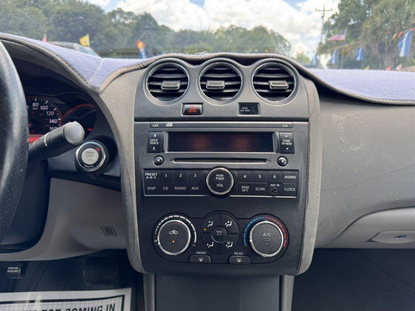 2008 Silver /Grey Nissan Altima (1N4AL21E08N) with an 2.5l I-4 MPI Dohc 2.5l engine, Automatic transmission, located at 745 East Steele Rd., West Columbia, SC, 29170, (803) 755-9148, 33.927212, -81.148483 - Special Internet Price! 2008 Nissan Altima - Photo#12