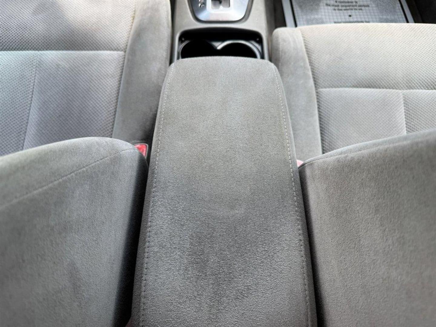 2008 Silver /Grey Nissan Altima (1N4AL21E08N) with an 2.5l I-4 MPI Dohc 2.5l engine, Automatic transmission, located at 745 East Steele Rd., West Columbia, SC, 29170, (803) 755-9148, 33.927212, -81.148483 - Special Internet Price! 2008 Nissan Altima - Photo#13