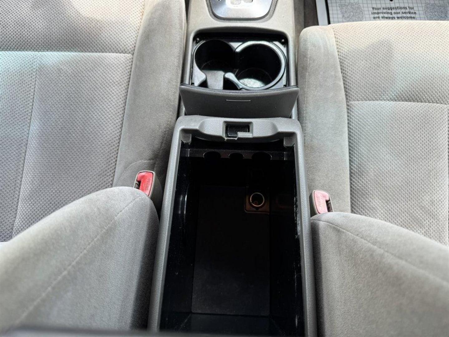 2008 Silver /Grey Nissan Altima (1N4AL21E08N) with an 2.5l I-4 MPI Dohc 2.5l engine, Automatic transmission, located at 745 East Steele Rd., West Columbia, SC, 29170, (803) 755-9148, 33.927212, -81.148483 - Special Internet Price! 2008 Nissan Altima - Photo#15