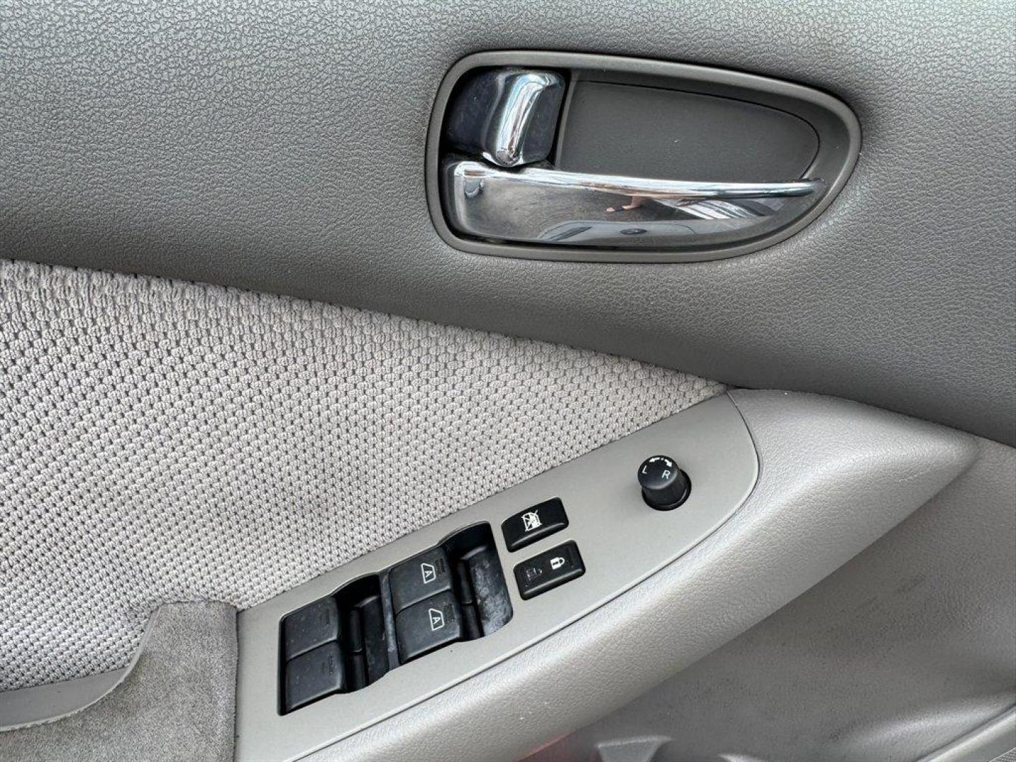 2008 Silver /Grey Nissan Altima (1N4AL21E08N) with an 2.5l I-4 MPI Dohc 2.5l engine, Automatic transmission, located at 745 East Steele Rd., West Columbia, SC, 29170, (803) 755-9148, 33.927212, -81.148483 - Special Internet Price! 2008 Nissan Altima - Photo#18