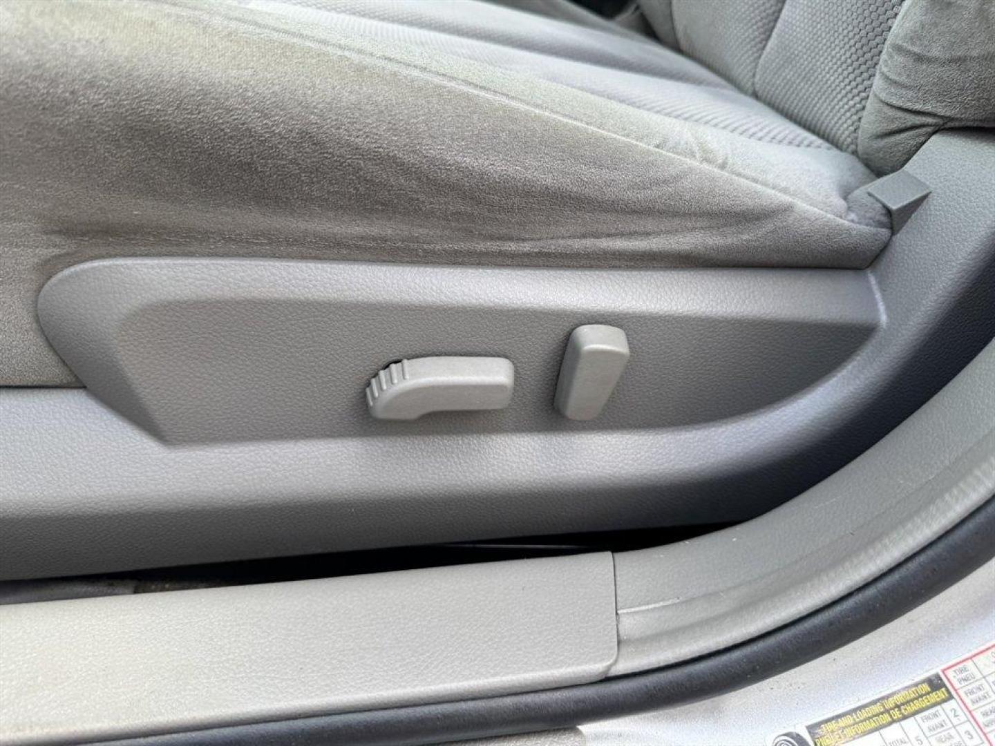 2008 Silver /Grey Nissan Altima (1N4AL21E08N) with an 2.5l I-4 MPI Dohc 2.5l engine, Automatic transmission, located at 745 East Steele Rd., West Columbia, SC, 29170, (803) 755-9148, 33.927212, -81.148483 - Special Internet Price! 2008 Nissan Altima - Photo#20