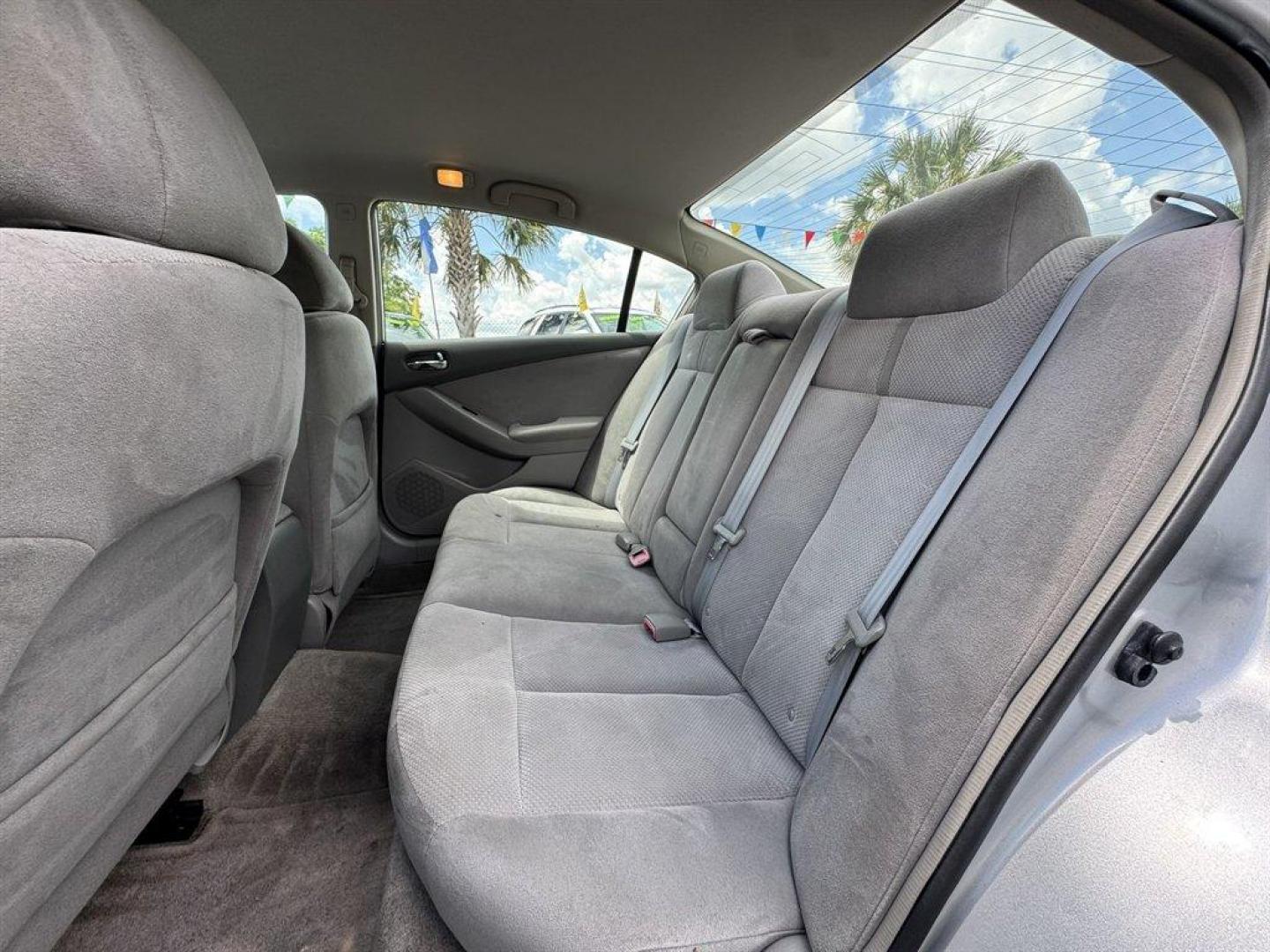 2008 Silver /Grey Nissan Altima (1N4AL21E08N) with an 2.5l I-4 MPI Dohc 2.5l engine, Automatic transmission, located at 745 East Steele Rd., West Columbia, SC, 29170, (803) 755-9148, 33.927212, -81.148483 - Special Internet Price! 2008 Nissan Altima - Photo#22