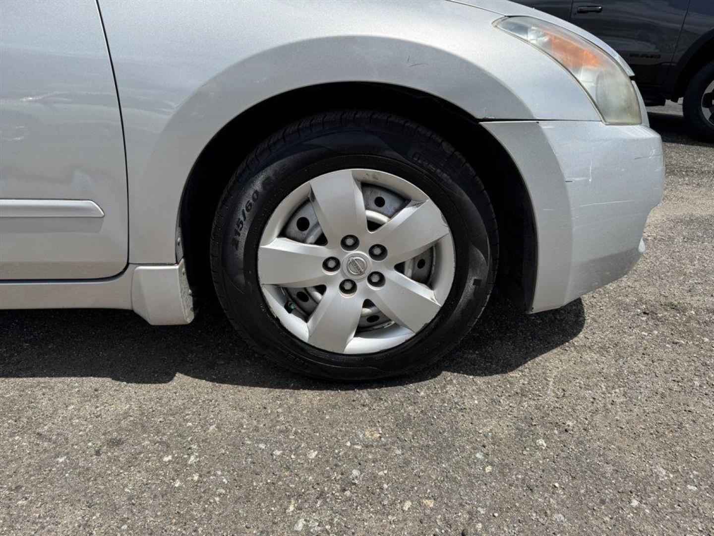 2008 Silver /Grey Nissan Altima (1N4AL21E08N) with an 2.5l I-4 MPI Dohc 2.5l engine, Automatic transmission, located at 745 East Steele Rd., West Columbia, SC, 29170, (803) 755-9148, 33.927212, -81.148483 - Special Internet Price! 2008 Nissan Altima - Photo#28