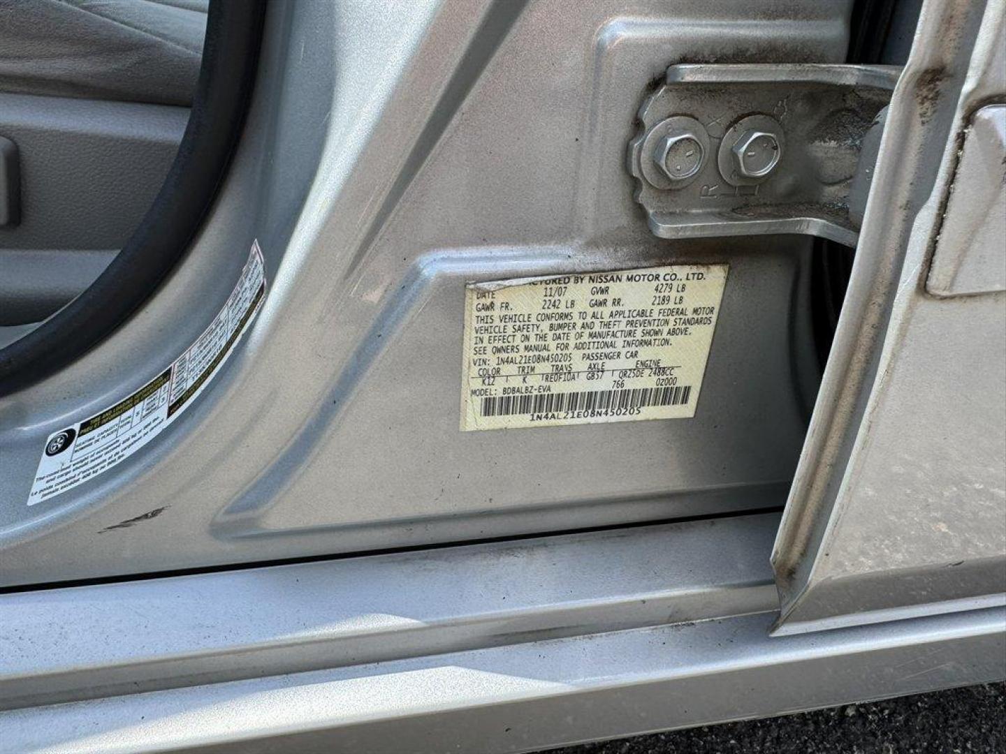 2008 Silver /Grey Nissan Altima (1N4AL21E08N) with an 2.5l I-4 MPI Dohc 2.5l engine, Automatic transmission, located at 745 East Steele Rd., West Columbia, SC, 29170, (803) 755-9148, 33.927212, -81.148483 - Special Internet Price! 2008 Nissan Altima - Photo#30