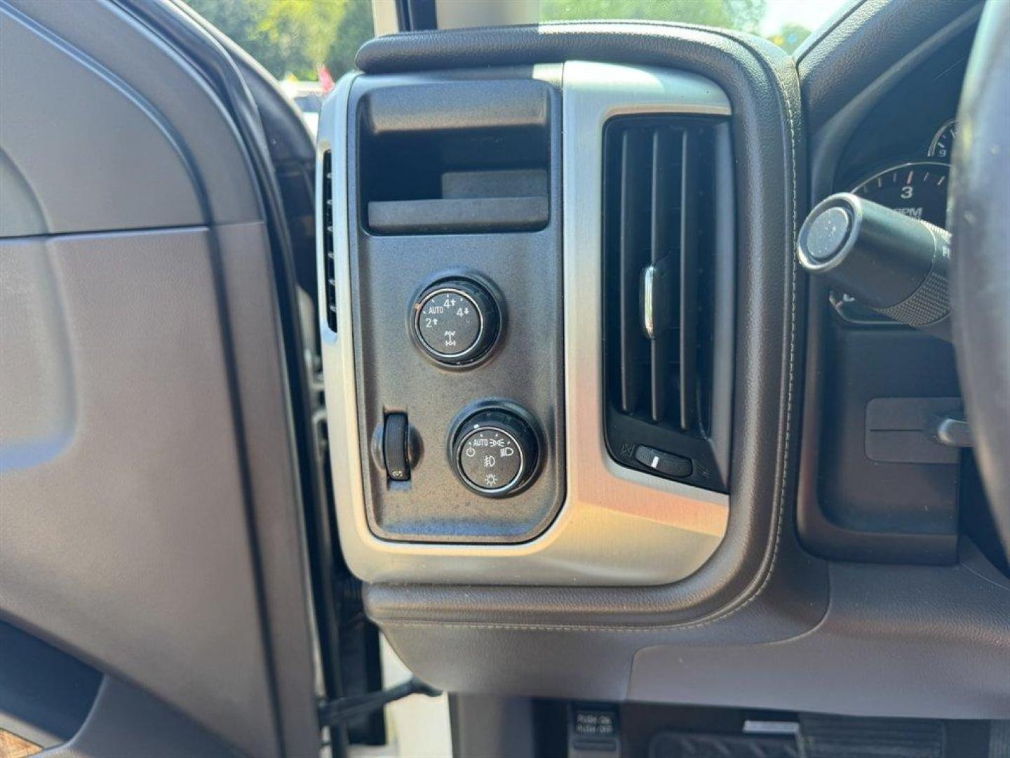 2014 White /Black GMC Sierra 1500 (3GTU2VEC0EG) with an 5.3l V8 DI VVT Flex 5.3l engine, Automatic transmission, located at 745 East Steele Rd., West Columbia, SC, 29170, (803) 755-9148, 33.927212, -81.148483 - Special Internet Price! 2014 GMC Sierra 1500 with AM/FM radio, Backup camera, Navigation, Cruise control, Sunroof, Leather interior, Heated front seats, Powered front seats, Powered windows, Powered door locks, Plus more! - Photo#20