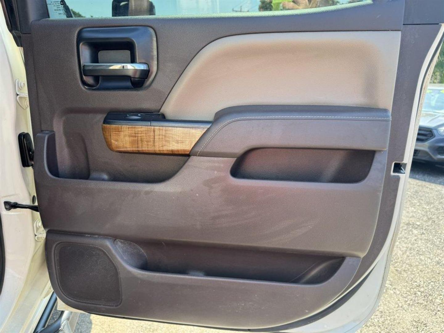 2014 White /Black GMC Sierra 1500 (3GTU2VEC0EG) with an 5.3l V8 DI VVT Flex 5.3l engine, Automatic transmission, located at 745 East Steele Rd., West Columbia, SC, 29170, (803) 755-9148, 33.927212, -81.148483 - Special Internet Price! 2014 GMC Sierra 1500 with AM/FM radio, Backup camera, Navigation, Cruise control, Sunroof, Leather interior, Heated front seats, Powered front seats, Powered windows, Powered door locks, Plus more! - Photo#27