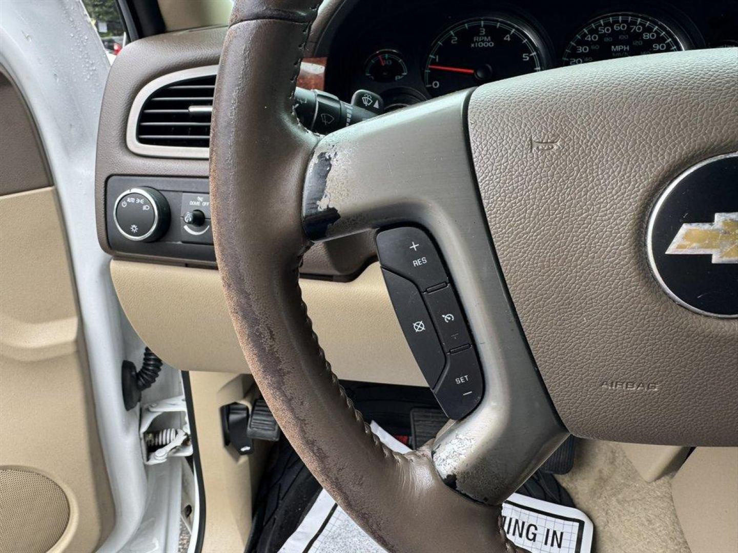 2014 White /Tan Chevrolet Tahoe (1GNSCAE0XER) with an 5.3l V8 SFI Flex 5.3l engine, Automatic transmission, located at 745 East Steele Rd., West Columbia, SC, 29170, (803) 755-9148, 33.927212, -81.148483 - Special Internet Price! 2015 Chevrolet Tahoe with AM/FM radio, Backup camera, Cruise control, Cloth interior, 3rd row seating, Powered windows, Powered door locks, Plus more! - Photo#8