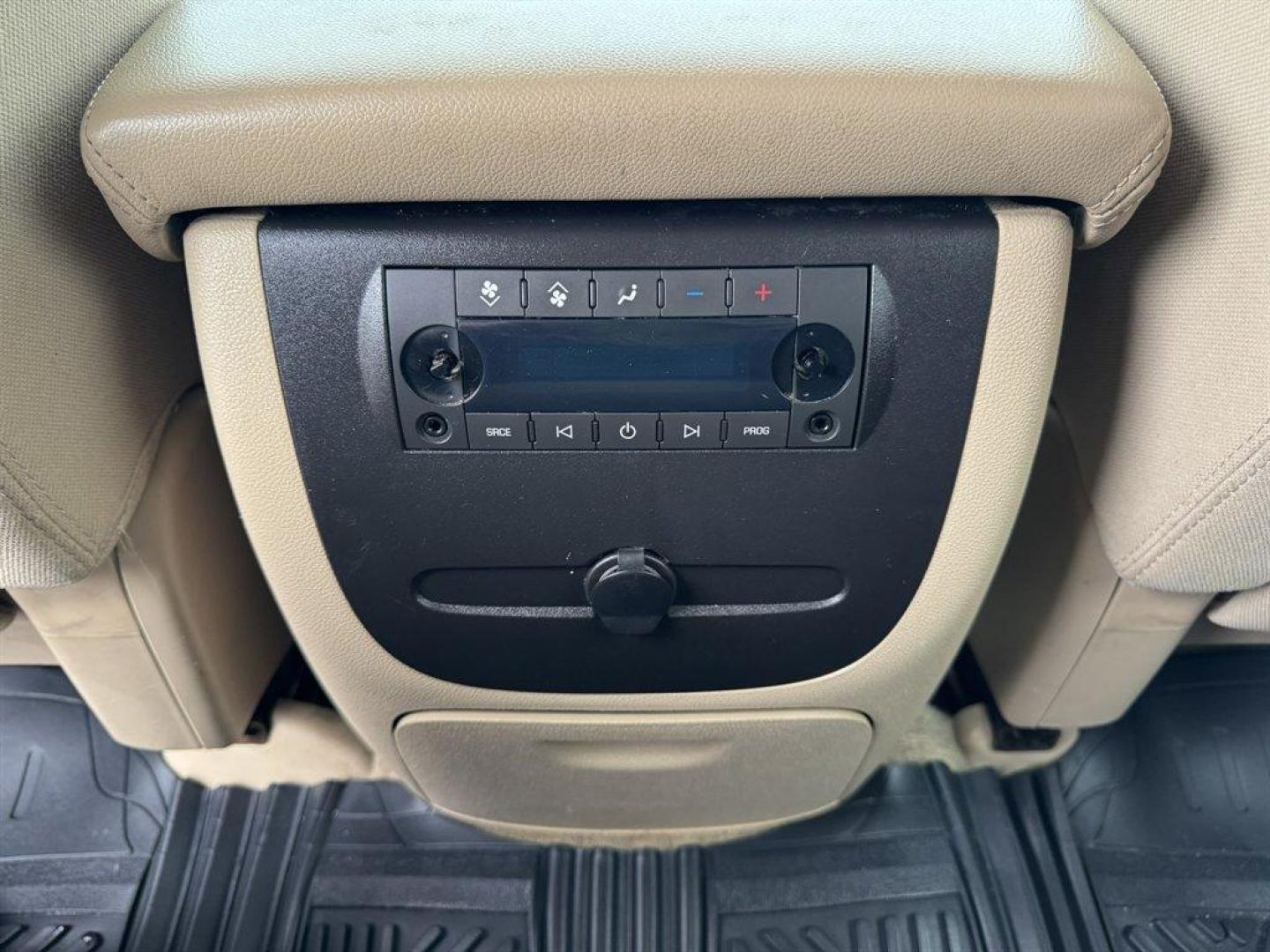 2014 White /Tan Chevrolet Tahoe (1GNSCAE0XER) with an 5.3l V8 SFI Flex 5.3l engine, Automatic transmission, located at 745 East Steele Rd., West Columbia, SC, 29170, (803) 755-9148, 33.927212, -81.148483 - Special Internet Price! 2015 Chevrolet Tahoe with AM/FM radio, Backup camera, Cruise control, Cloth interior, 3rd row seating, Powered windows, Powered door locks, Plus more! - Photo#21