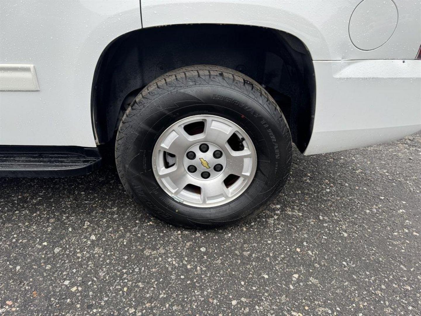 2014 White /Tan Chevrolet Tahoe (1GNSCAE0XER) with an 5.3l V8 SFI Flex 5.3l engine, Automatic transmission, located at 745 East Steele Rd., West Columbia, SC, 29170, (803) 755-9148, 33.927212, -81.148483 - Special Internet Price! 2015 Chevrolet Tahoe with AM/FM radio, Backup camera, Cruise control, Cloth interior, 3rd row seating, Powered windows, Powered door locks, Plus more! - Photo#28
