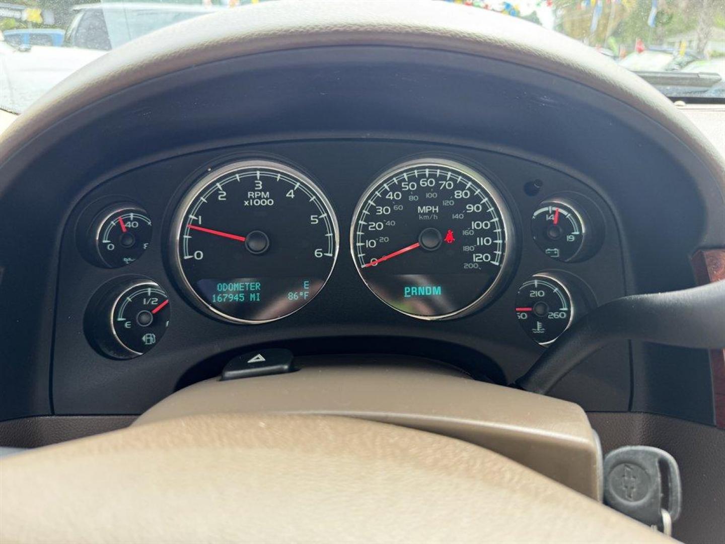 2014 White /Tan Chevrolet Tahoe (1GNSCAE0XER) with an 5.3l V8 SFI Flex 5.3l engine, Automatic transmission, located at 745 East Steele Rd., West Columbia, SC, 29170, (803) 755-9148, 33.927212, -81.148483 - Special Internet Price! 2015 Chevrolet Tahoe with AM/FM radio, Backup camera, Cruise control, Cloth interior, 3rd row seating, Powered windows, Powered door locks, Plus more! - Photo#10