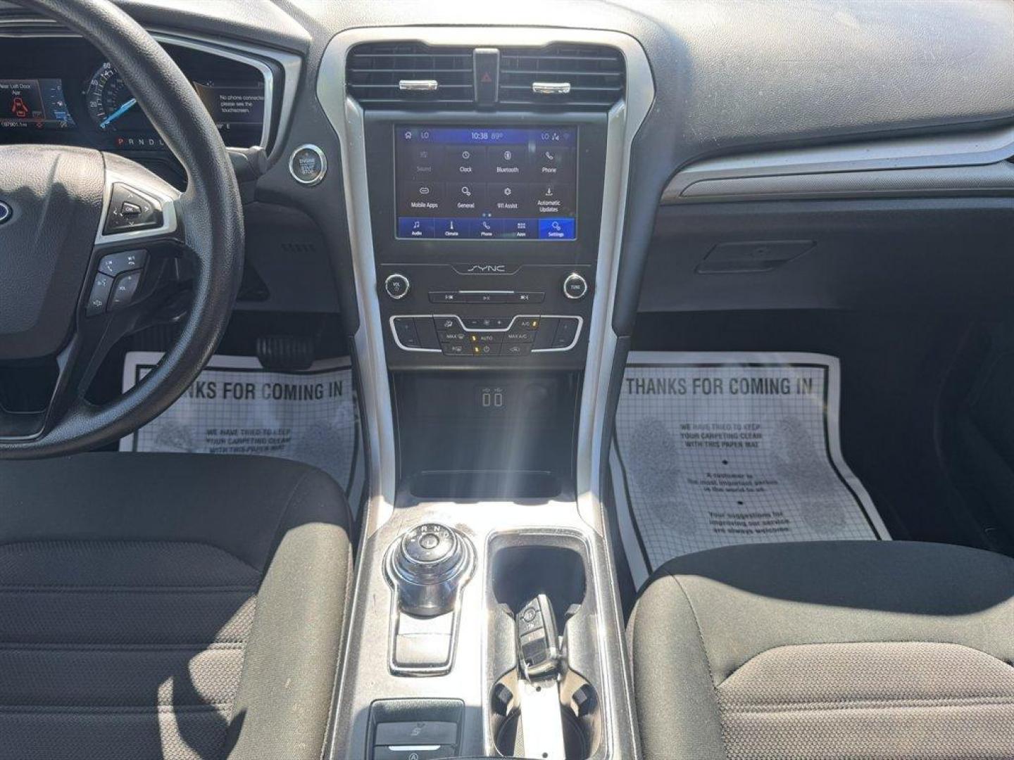 2020 White /Black Ford Fusion (3FA6P0HD8LR) with an 1.5l I-4 DI Dohc Ecoboost engine, Automatic transmission, located at 745 East Steele Rd., West Columbia, SC, 29170, (803) 755-9148, 33.927212, -81.148483 - Special Internet Price! 2020 Ford Fusion with AM/FM radio, Backup camera, Sunroof, Cruise control, Keyless entry, Push to start, Cloth interior, Powered windows, Powered door locks, Plus more! - Photo#11