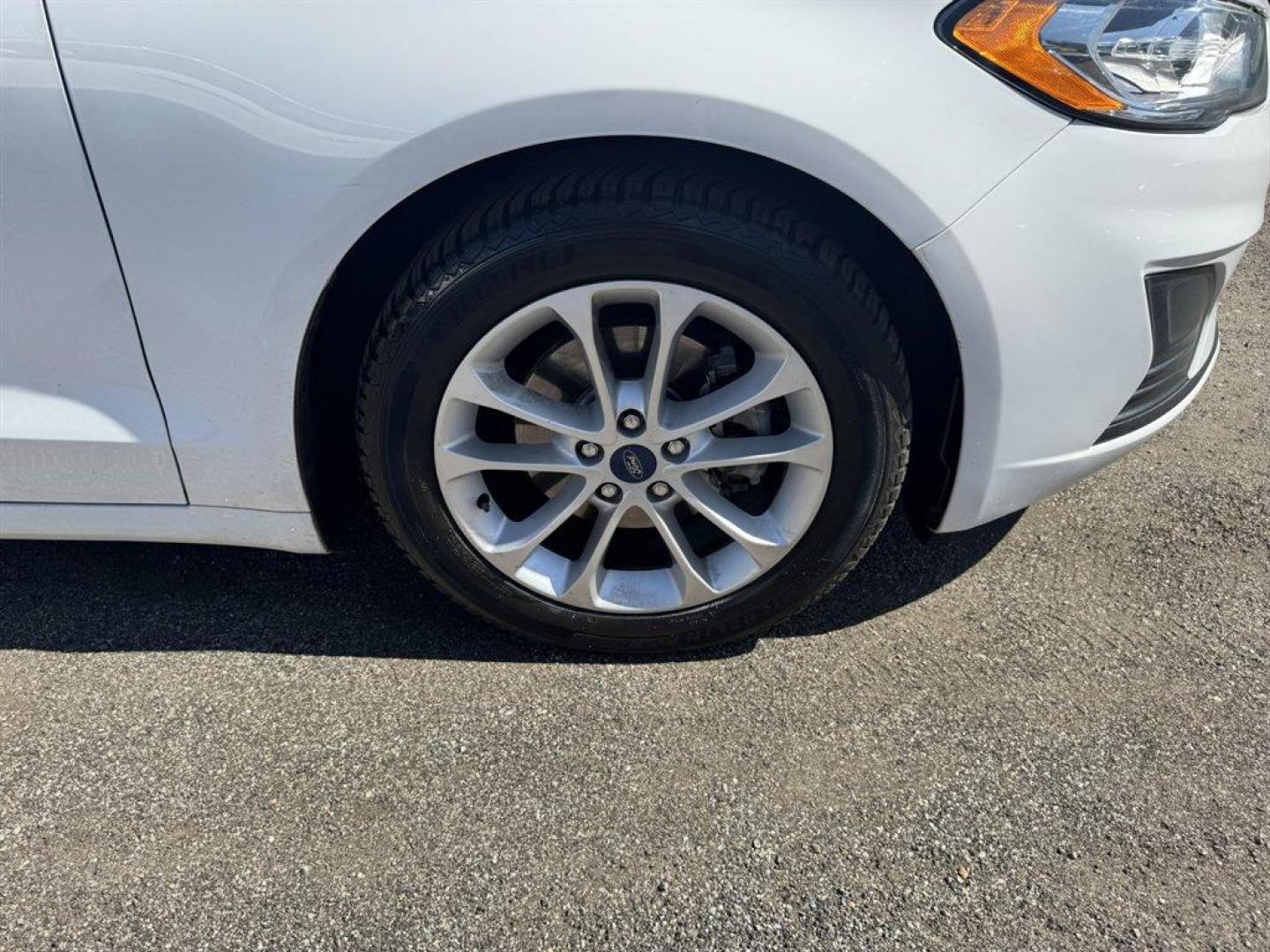 2020 White /Black Ford Fusion (3FA6P0HD8LR) with an 1.5l I-4 DI Dohc Ecoboost engine, Automatic transmission, located at 745 East Steele Rd., West Columbia, SC, 29170, (803) 755-9148, 33.927212, -81.148483 - Special Internet Price! 2020 Ford Fusion with AM/FM radio, Backup camera, Sunroof, Cruise control, Keyless entry, Push to start, Cloth interior, Powered windows, Powered door locks, Plus more! - Photo#32