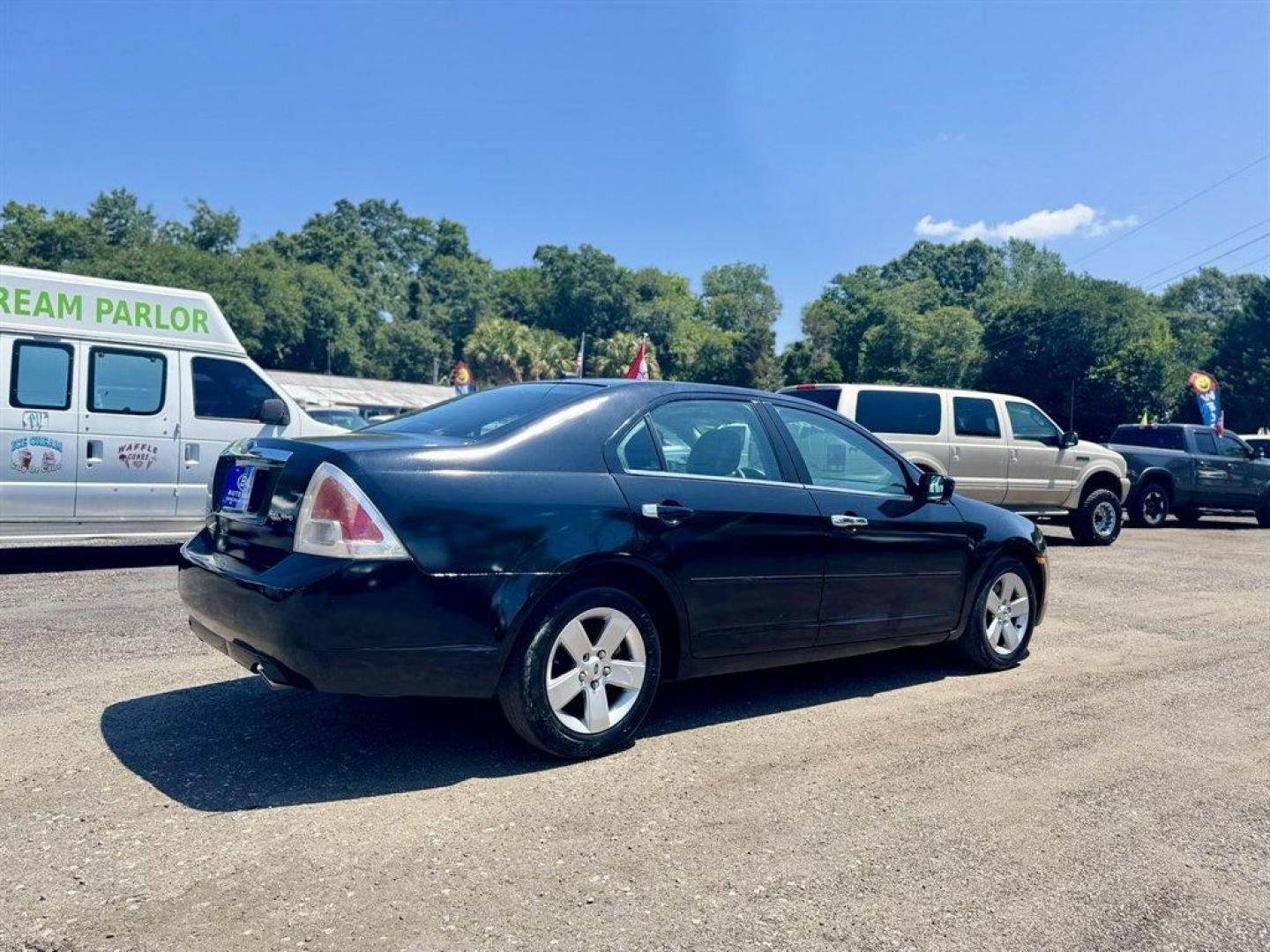 2009 Black /Black Ford Fusion (3FAHP08119R) with an 3.0l V6 EFI 3.0l engine, Automatic transmission, located at 745 East Steele Rd., West Columbia, SC, 29170, (803) 755-9148, 33.927212, -81.148483 - Special Internet Price! 2009 Ford Fusion with AM/FM radio, Cruise control, Sunroof, Leather interior, Powered windows, Powered door locks, Plus more! - Photo#3