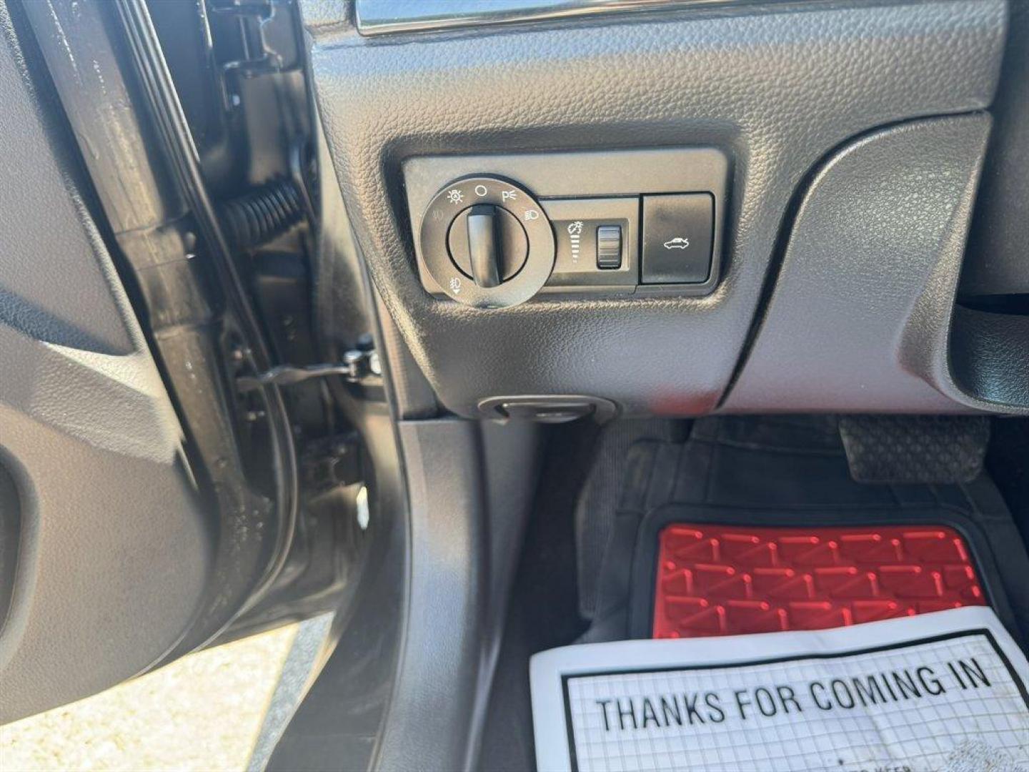 2009 Black /Black Ford Fusion (3FAHP08119R) with an 3.0l V6 EFI 3.0l engine, Automatic transmission, located at 745 East Steele Rd., West Columbia, SC, 29170, (803) 755-9148, 33.927212, -81.148483 - Special Internet Price! 2009 Ford Fusion with AM/FM radio, Cruise control, Sunroof, Leather interior, Powered windows, Powered door locks, Plus more! - Photo#18