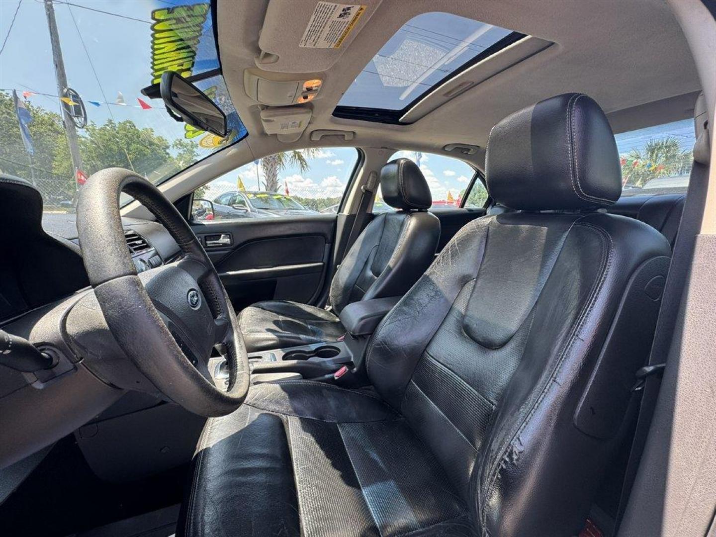 2009 Black /Black Ford Fusion (3FAHP08119R) with an 3.0l V6 EFI 3.0l engine, Automatic transmission, located at 745 East Steele Rd., West Columbia, SC, 29170, (803) 755-9148, 33.927212, -81.148483 - Special Internet Price! 2009 Ford Fusion with AM/FM radio, Cruise control, Sunroof, Leather interior, Powered windows, Powered door locks, Plus more! - Photo#21
