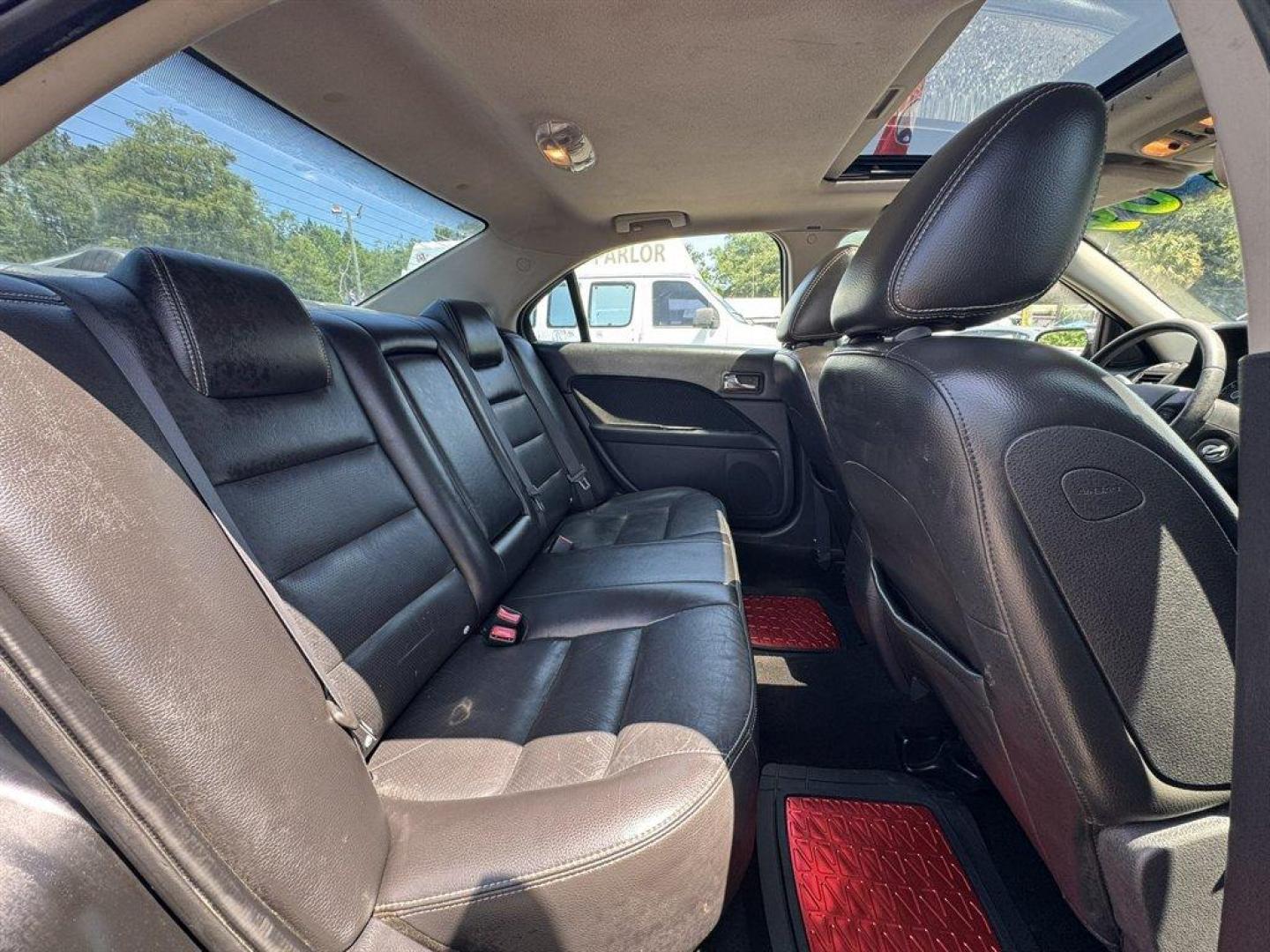 2009 Black /Black Ford Fusion (3FAHP08119R) with an 3.0l V6 EFI 3.0l engine, Automatic transmission, located at 745 East Steele Rd., West Columbia, SC, 29170, (803) 755-9148, 33.927212, -81.148483 - Special Internet Price! 2009 Ford Fusion with AM/FM radio, Cruise control, Sunroof, Leather interior, Powered windows, Powered door locks, Plus more! - Photo#26