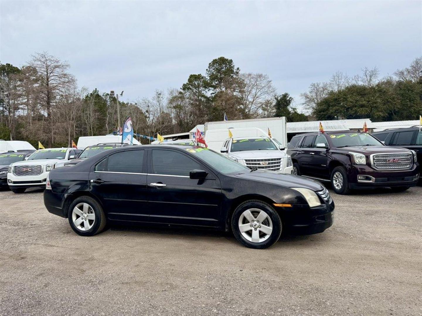 2009 Black /Black Ford Fusion (3FAHP08119R) with an 3.0l V6 EFI 3.0l engine, Automatic transmission, located at 745 East Steele Rd., West Columbia, SC, 29170, (803) 755-9148, 33.927212, -81.148483 - Photo#2