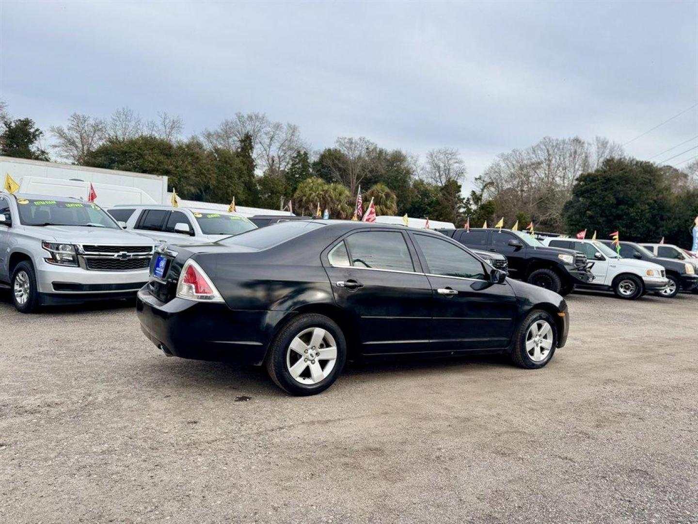 2009 Black /Black Ford Fusion (3FAHP08119R) with an 3.0l V6 EFI 3.0l engine, Automatic transmission, located at 745 East Steele Rd., West Columbia, SC, 29170, (803) 755-9148, 33.927212, -81.148483 - Photo#3