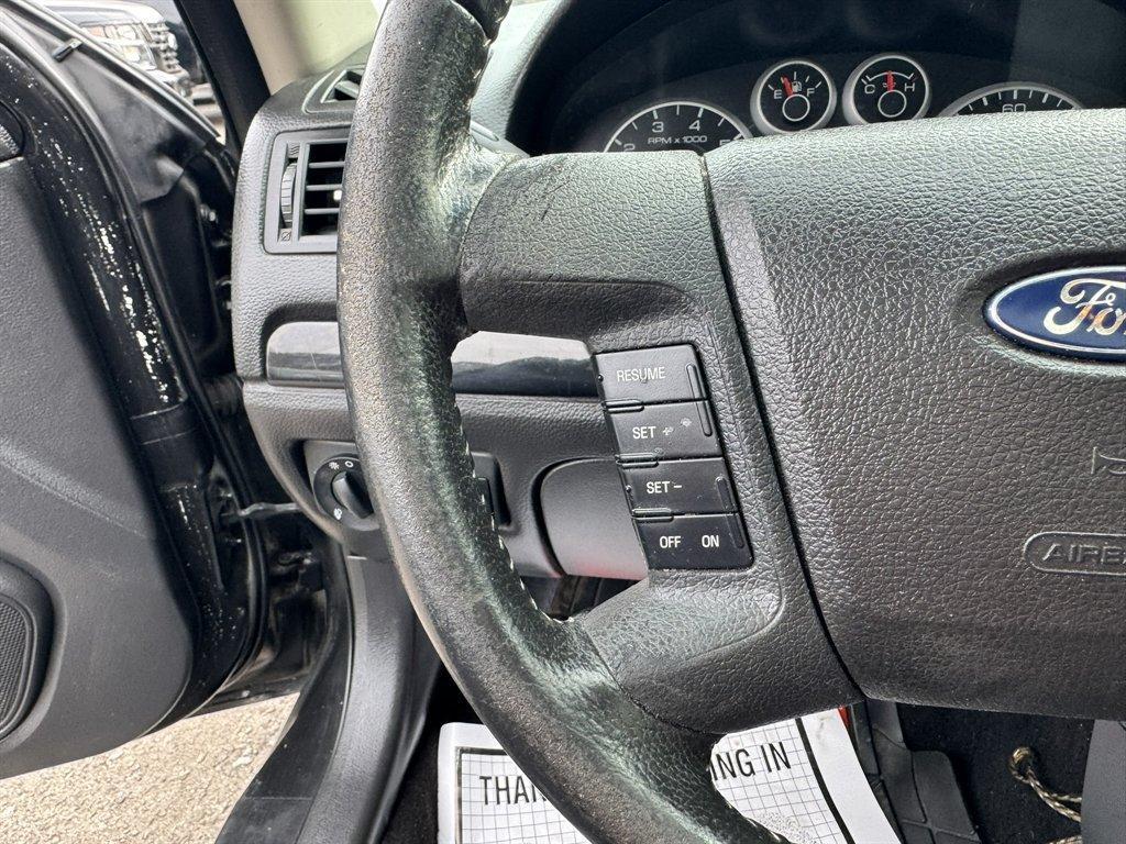 2009 Black /Black Ford Fusion (3FAHP08119R) with an 3.0l V6 EFI 3.0l engine, Automatic transmission, located at 745 East Steele Rd., West Columbia, SC, 29170, (803) 755-9148, 33.927212, -81.148483 - Photo#8