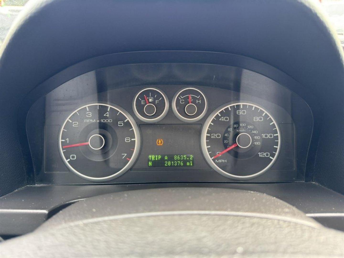 2009 Black /Black Ford Fusion (3FAHP08119R) with an 3.0l V6 EFI 3.0l engine, Automatic transmission, located at 745 East Steele Rd., West Columbia, SC, 29170, (803) 755-9148, 33.927212, -81.148483 - Photo#10