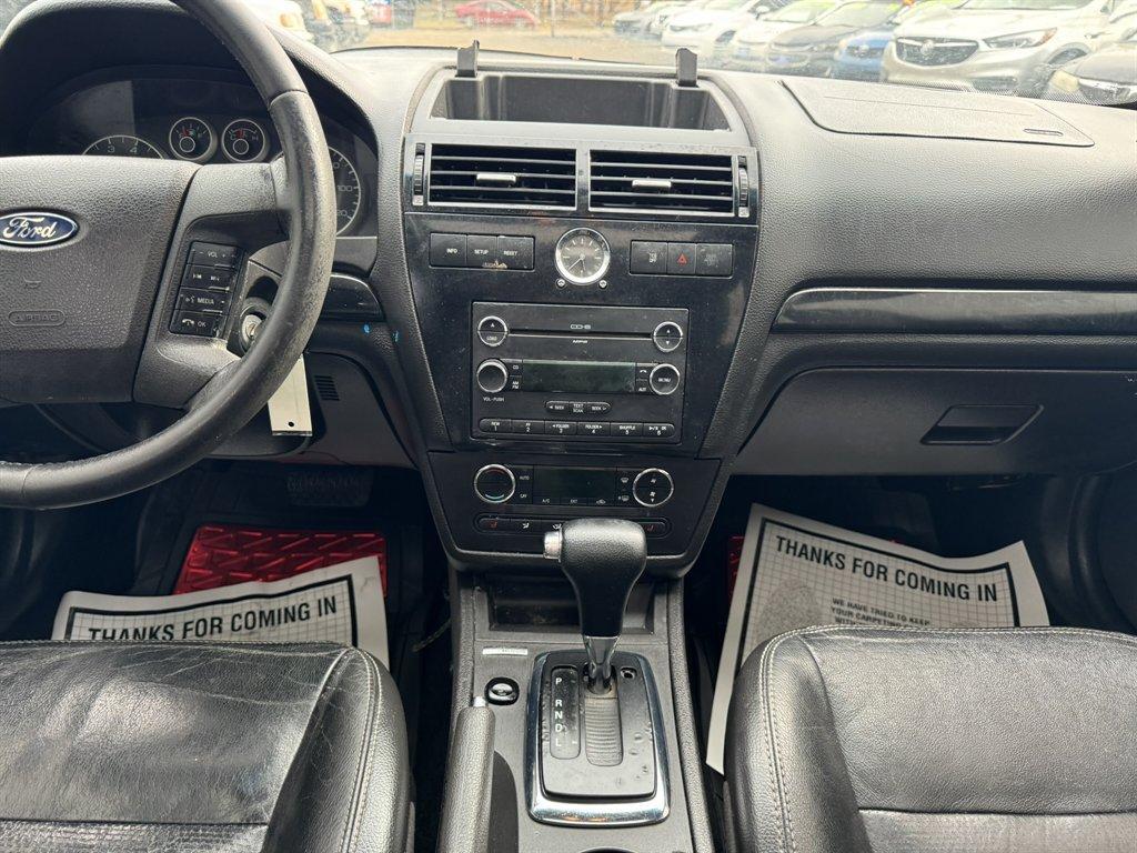 2009 Black /Black Ford Fusion (3FAHP08119R) with an 3.0l V6 EFI 3.0l engine, Automatic transmission, located at 745 East Steele Rd., West Columbia, SC, 29170, (803) 755-9148, 33.927212, -81.148483 - Photo#11