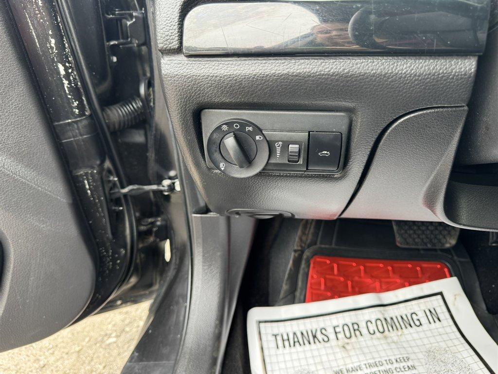 2009 Black /Black Ford Fusion (3FAHP08119R) with an 3.0l V6 EFI 3.0l engine, Automatic transmission, located at 745 East Steele Rd., West Columbia, SC, 29170, (803) 755-9148, 33.927212, -81.148483 - Photo#15