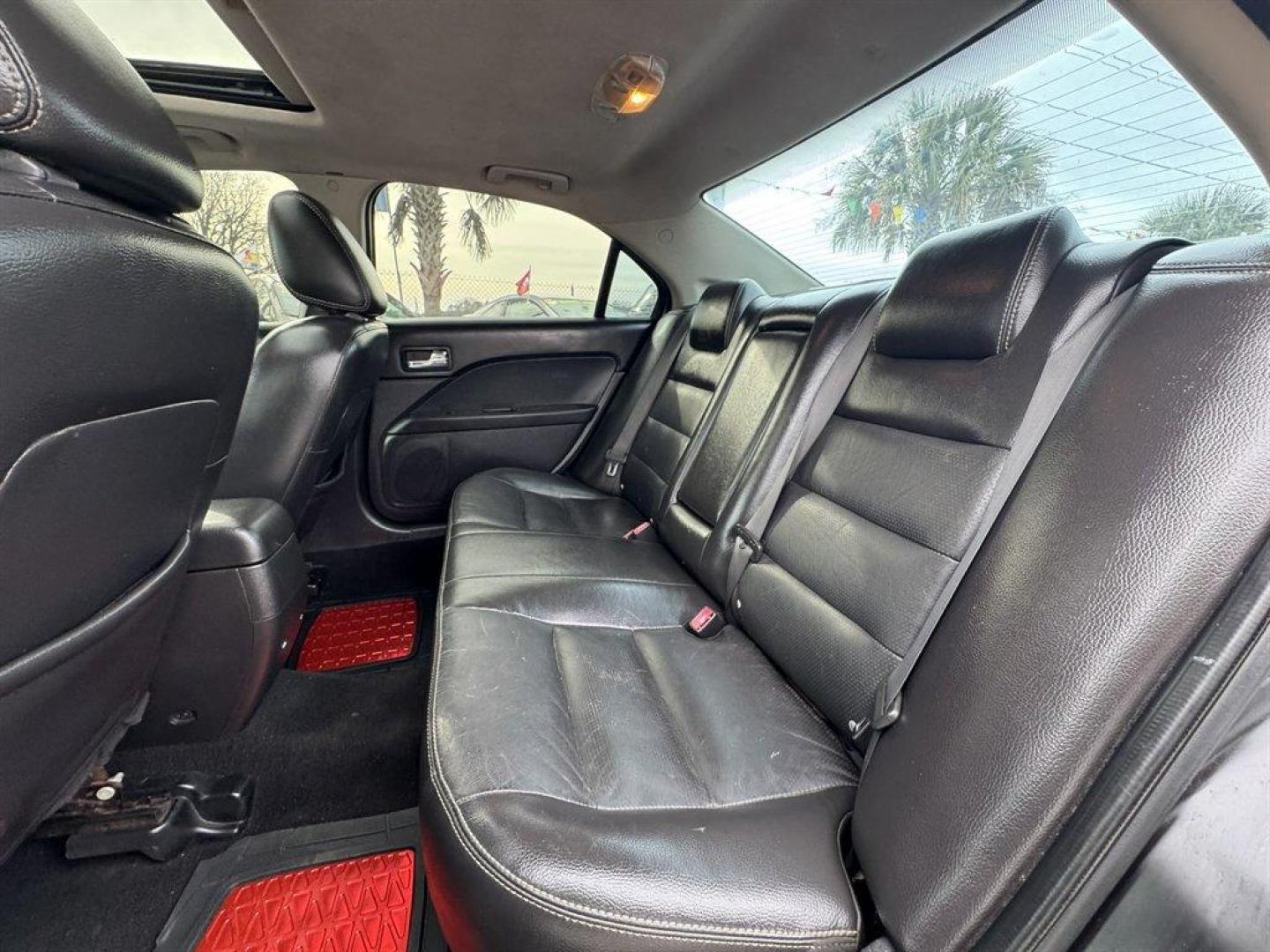 2009 Black /Black Ford Fusion (3FAHP08119R) with an 3.0l V6 EFI 3.0l engine, Automatic transmission, located at 745 East Steele Rd., West Columbia, SC, 29170, (803) 755-9148, 33.927212, -81.148483 - Photo#20