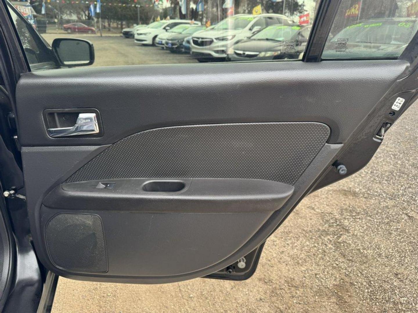 2009 Black /Black Ford Fusion (3FAHP08119R) with an 3.0l V6 EFI 3.0l engine, Automatic transmission, located at 745 East Steele Rd., West Columbia, SC, 29170, (803) 755-9148, 33.927212, -81.148483 - Photo#21