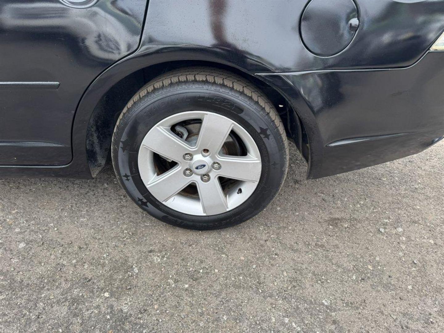 2009 Black /Black Ford Fusion (3FAHP08119R) with an 3.0l V6 EFI 3.0l engine, Automatic transmission, located at 745 East Steele Rd., West Columbia, SC, 29170, (803) 755-9148, 33.927212, -81.148483 - Photo#27