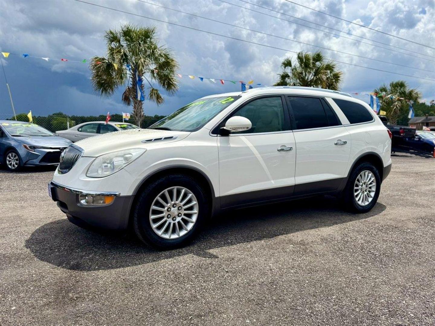 2012 White /Taupe Buick Enclave (5GAKVCED4CJ) with an 3.6l V6 DI Dohc 3.6l engine, Automatic transmission, located at 745 East Steele Rd., West Columbia, SC, 29170, (803) 755-9148, 33.927212, -81.148483 - Special Internet Price! 2012 Buick Enclave with AM/FM radio, Backup camera, Cruise control, Powered front seats, 3rd row seating, Leather interior, Sunroof, Keyless entry, Powered windows, Powered door locks, Plus more! - Photo#0