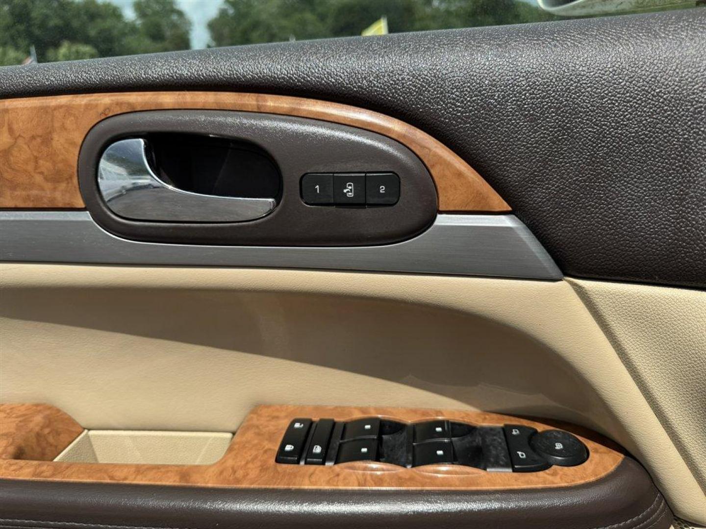 2012 White /Taupe Buick Enclave (5GAKVCED4CJ) with an 3.6l V6 DI Dohc 3.6l engine, Automatic transmission, located at 745 East Steele Rd., West Columbia, SC, 29170, (803) 755-9148, 33.927212, -81.148483 - Special Internet Price! 2012 Buick Enclave with AM/FM radio, Backup camera, Cruise control, Powered front seats, 3rd row seating, Leather interior, Sunroof, Keyless entry, Powered windows, Powered door locks, Plus more! - Photo#19