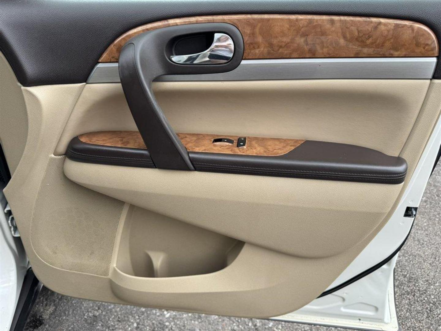 2012 White /Taupe Buick Enclave (5GAKVCED4CJ) with an 3.6l V6 DI Dohc 3.6l engine, Automatic transmission, located at 745 East Steele Rd., West Columbia, SC, 29170, (803) 755-9148, 33.927212, -81.148483 - Special Internet Price! 2012 Buick Enclave with AM/FM radio, Backup camera, Cruise control, Powered front seats, 3rd row seating, Leather interior, Sunroof, Keyless entry, Powered windows, Powered door locks, Plus more! - Photo#27