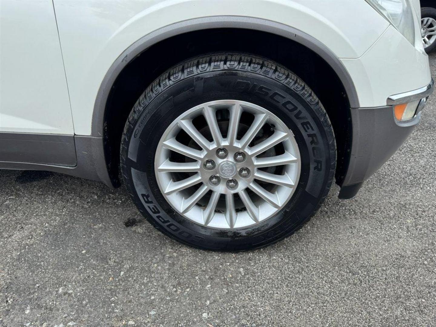 2012 White /Taupe Buick Enclave (5GAKVCED4CJ) with an 3.6l V6 DI Dohc 3.6l engine, Automatic transmission, located at 745 East Steele Rd., West Columbia, SC, 29170, (803) 755-9148, 33.927212, -81.148483 - Special Internet Price! 2012 Buick Enclave with AM/FM radio, Backup camera, Cruise control, Powered front seats, 3rd row seating, Leather interior, Sunroof, Keyless entry, Powered windows, Powered door locks, Plus more! - Photo#31