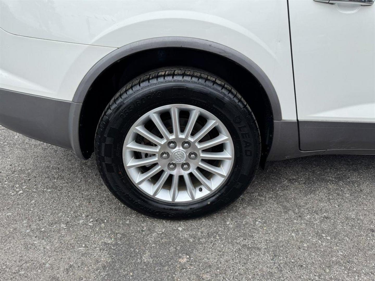 2012 White /Taupe Buick Enclave (5GAKVCED4CJ) with an 3.6l V6 DI Dohc 3.6l engine, Automatic transmission, located at 745 East Steele Rd., West Columbia, SC, 29170, (803) 755-9148, 33.927212, -81.148483 - Special Internet Price! 2012 Buick Enclave with AM/FM radio, Backup camera, Cruise control, Powered front seats, 3rd row seating, Leather interior, Sunroof, Keyless entry, Powered windows, Powered door locks, Plus more! - Photo#32