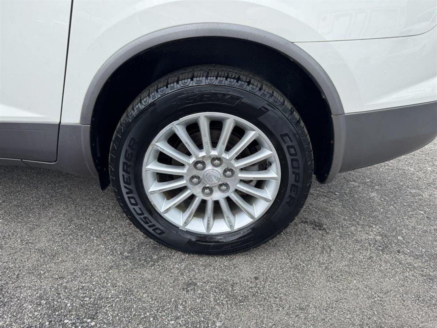 2012 White /Taupe Buick Enclave (5GAKVCED4CJ) with an 3.6l V6 DI Dohc 3.6l engine, Automatic transmission, located at 745 East Steele Rd., West Columbia, SC, 29170, (803) 755-9148, 33.927212, -81.148483 - Special Internet Price! 2012 Buick Enclave with AM/FM radio, Backup camera, Cruise control, Powered front seats, 3rd row seating, Leather interior, Sunroof, Keyless entry, Powered windows, Powered door locks, Plus more! - Photo#33