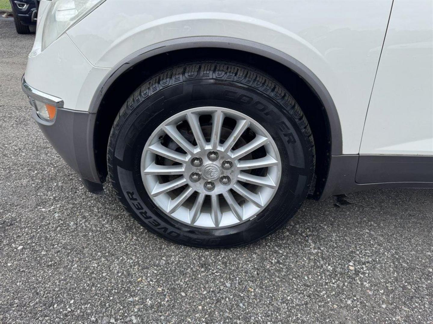 2012 White /Taupe Buick Enclave (5GAKVCED4CJ) with an 3.6l V6 DI Dohc 3.6l engine, Automatic transmission, located at 745 East Steele Rd., West Columbia, SC, 29170, (803) 755-9148, 33.927212, -81.148483 - Special Internet Price! 2012 Buick Enclave with AM/FM radio, Backup camera, Cruise control, Powered front seats, 3rd row seating, Leather interior, Sunroof, Keyless entry, Powered windows, Powered door locks, Plus more! - Photo#34